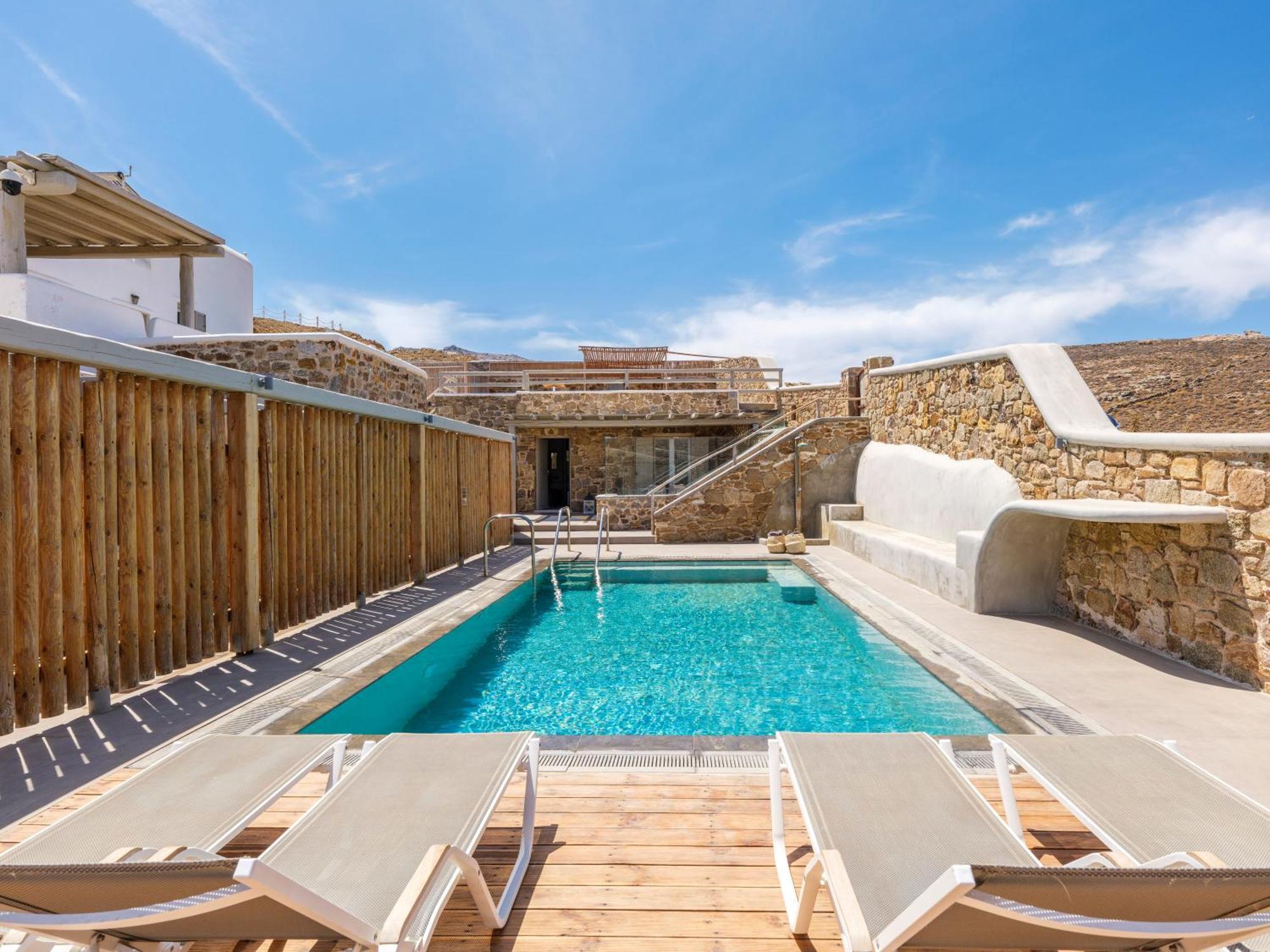Aparthotel Mykonian & Mykonos Town